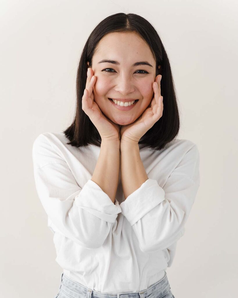 surprised excited woman on a green background che ygu2lqz.jpg